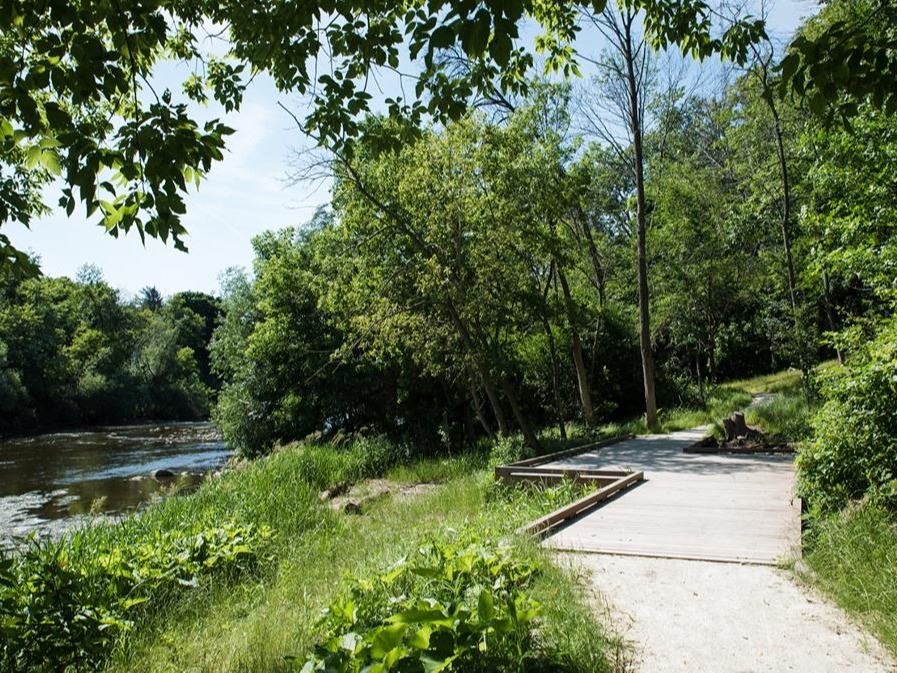 Milwaukee River Greenway trail